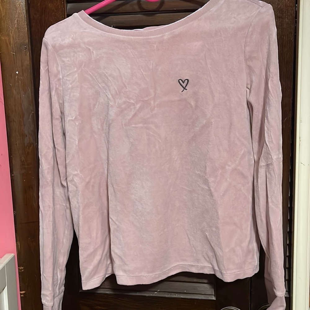 Victoria secret long sleeve shirt. size small.
